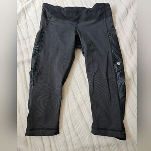 Womens Lululemon Cropped Leggings Size 6 Flaw
